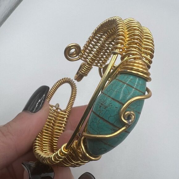 Gold Toned Wire Bracelet/Cuff With Turquoise Stone - Picture 5 of 8